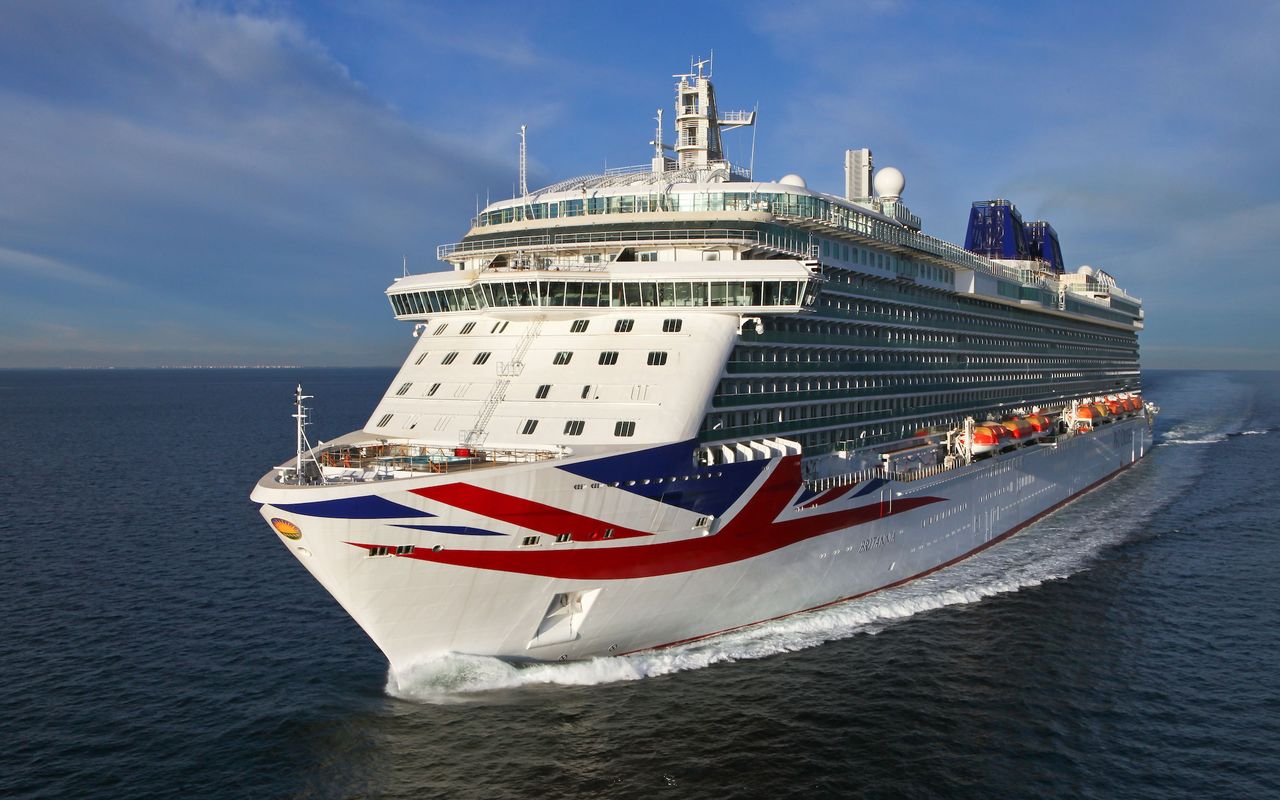 P&O Cruises Britannia at sea
